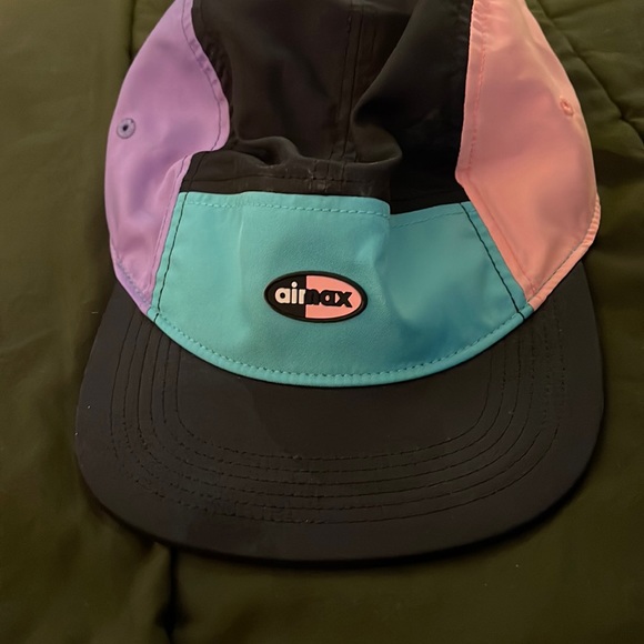 Other - Nike Air Max Snap Back